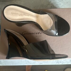 Gianvito Rossi “Futura”